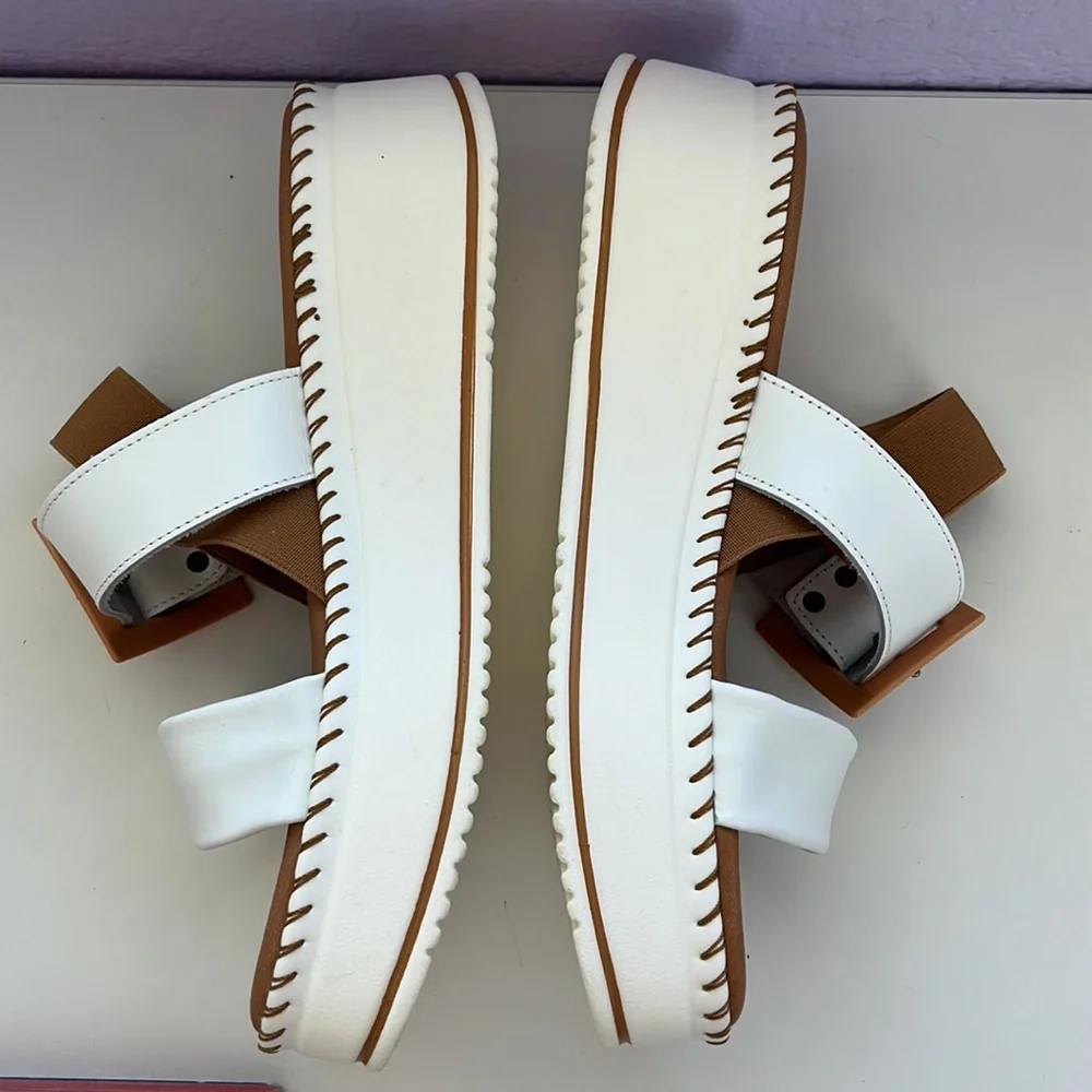 Leather slides made in Italy